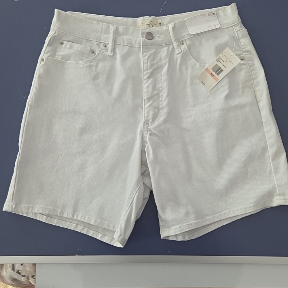 NWT Jessica Simpson  Womens Size 6/28 Lovesick White Denim Shorts 7in. High Rise
